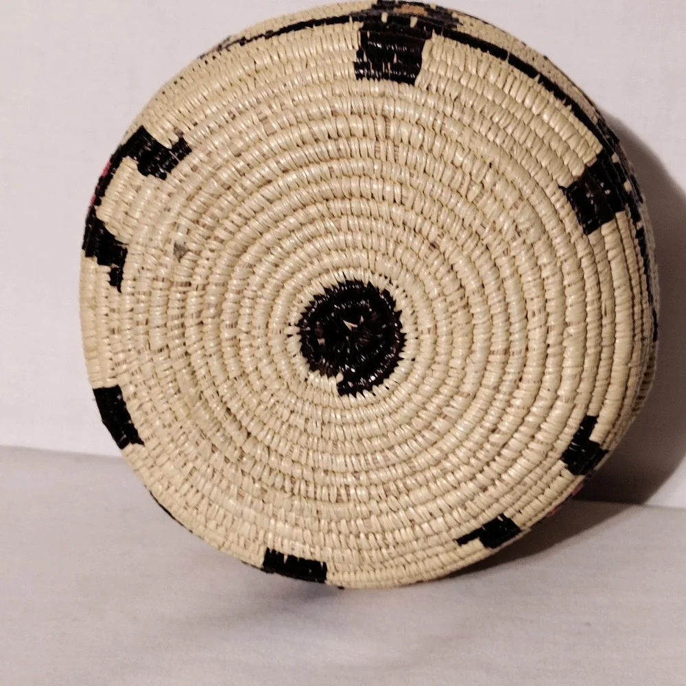 Hopi Style‎ Coiled Woven Basket Globular Olla Pink Brown Geometric 5.5
